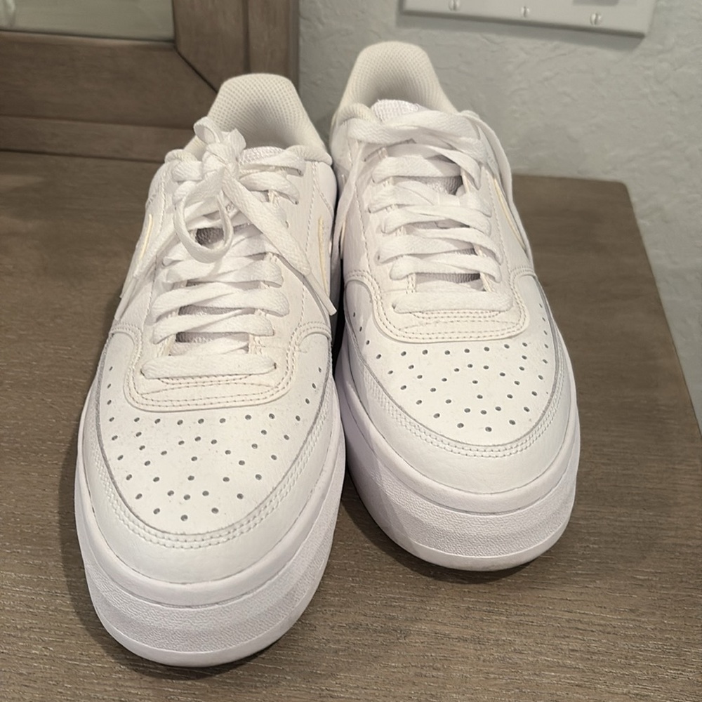 Nike Court Vision Alta Platform Sneaker Size 9.5 - Picture 3 of 4